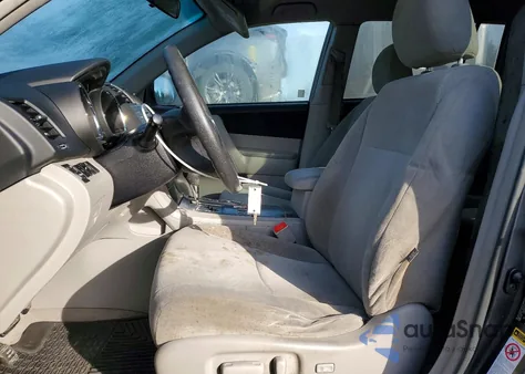 2010 Toyota Highlander z USA, uszkodzony, nr VIN 5TDBK3EH1AS027807